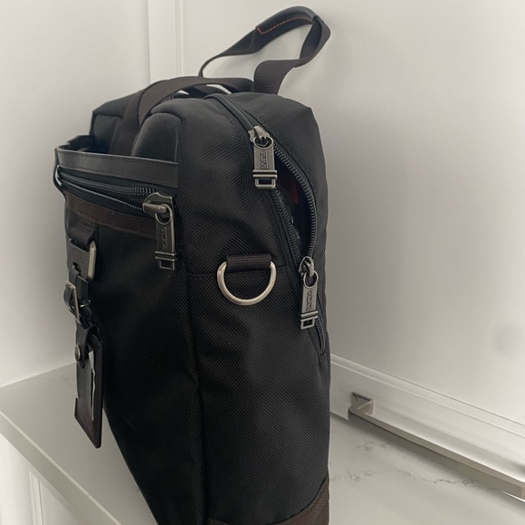 Tumi NWOT Alpha Black/Brown Ballistic Nylon Briefcase - Picture 2 of 12